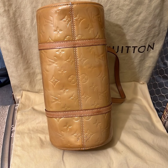 Pre loved authentic Vernis yellow/orange LV - Picture 4 of 12